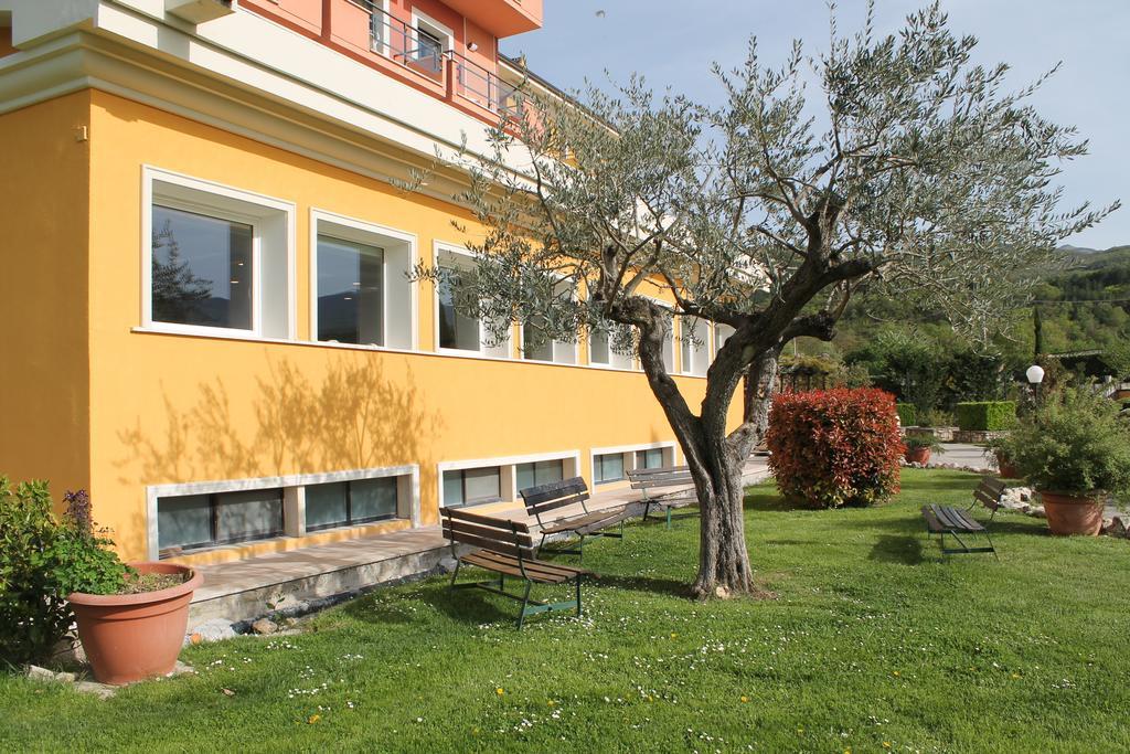 Filippone Hotel&Ristorante Gioia Dei Marsi Exterior photo