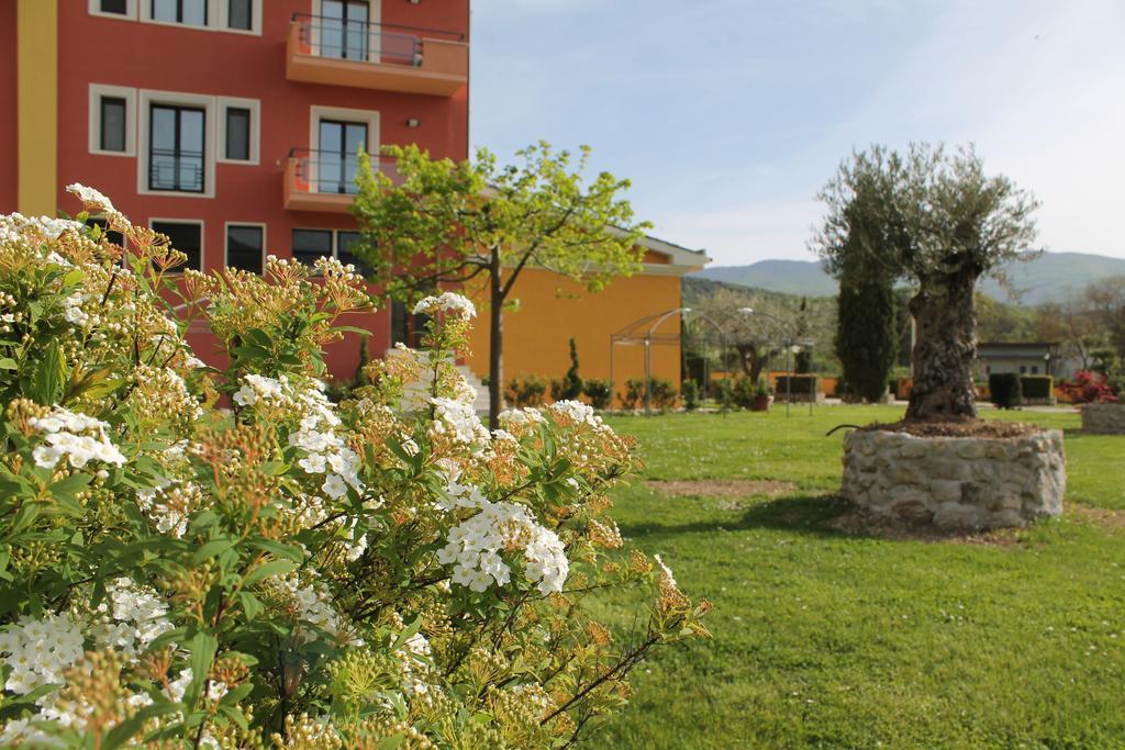 Filippone Hotel&Ristorante Gioia Dei Marsi Exterior photo